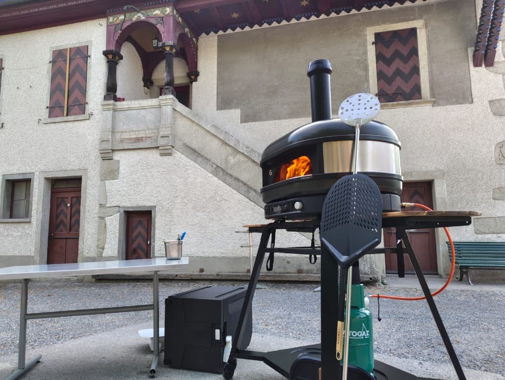 Mobiler Pizzaofen von Da Raffaele beim Catering vor Ort